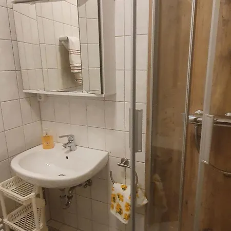 Schoene Mit Gemuetlicher Terrasse Apartmán