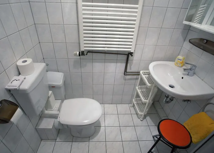 Schoene Mit Gemuetlicher Terrasse * Homberg (Schwalm-Eder)