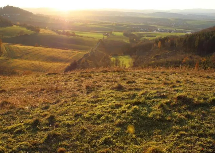 Schoene Mit Gemuetlicher Terrasse *